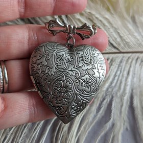 Silver Heart Locket Brooch, Bridal Bouquet Charm, Vintage Style Wedding Memory Pin, Gift for Bride
