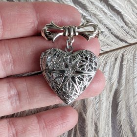 Silver Filigree Heart Locket Brooch, Bridal Bouquet Charm, Victorian Locket, Vintage Style Wedding Memory Pin, Gift for Bride