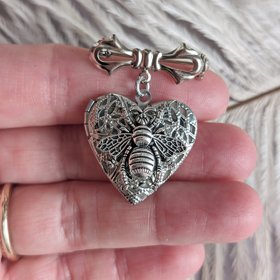 Silver Filigree Heart Locket Brooch With Bee Embellishment, Bridal Bouquet Charm, Victorian Vintage Style Wedding Memory Pin, Gift for Bride